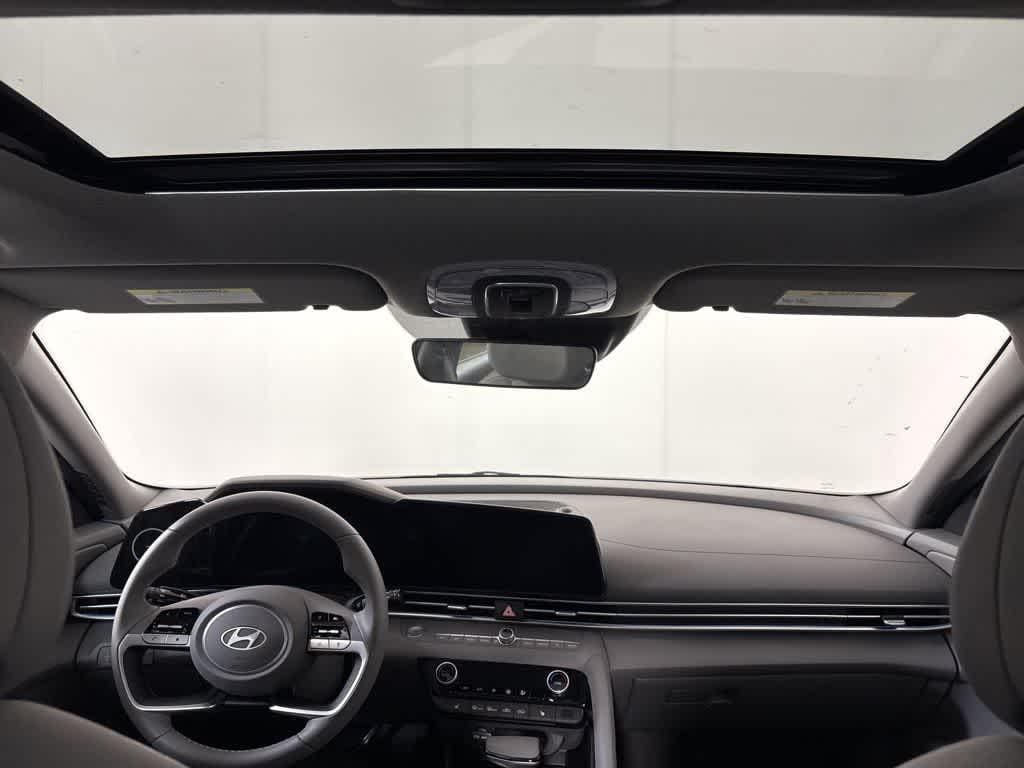 Thumbnail: 2025 Hyundai Elantra - 18