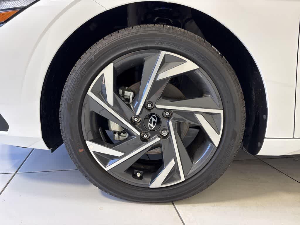 Thumbnail: 2025 Hyundai Elantra - 10