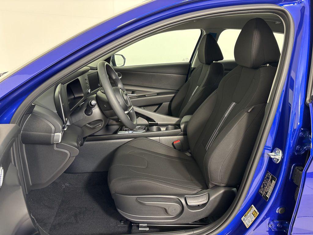 Thumbnail: 2025 Hyundai Elantra - 14