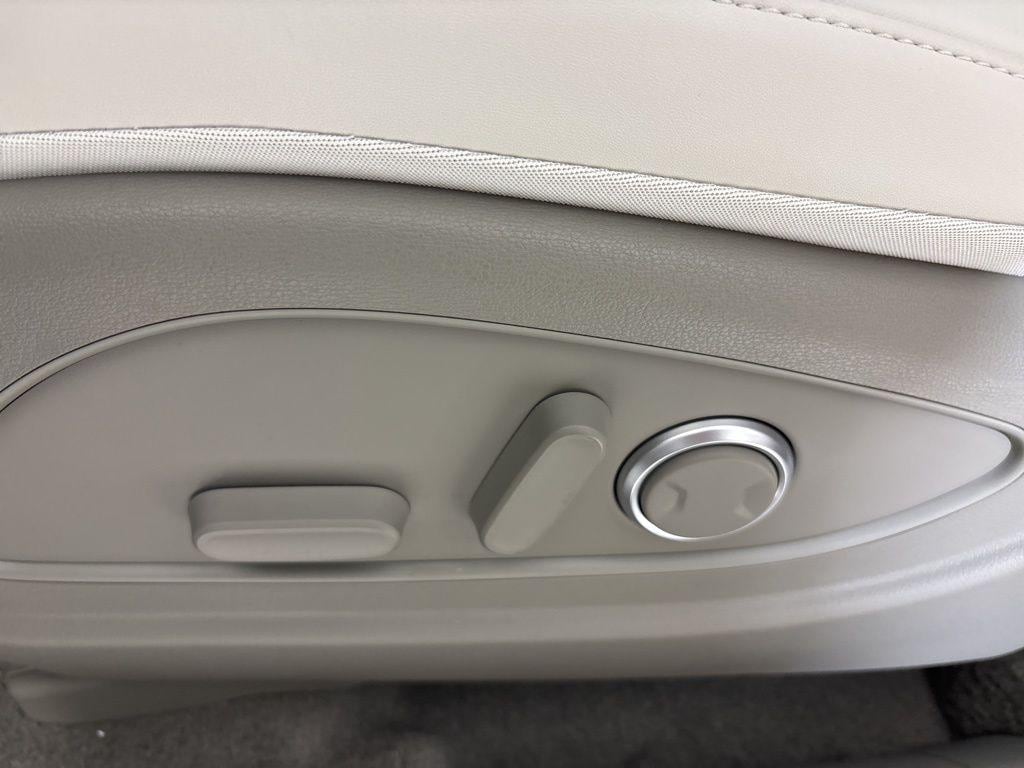 Thumbnail: 2026 Hyundai Palisade - 16