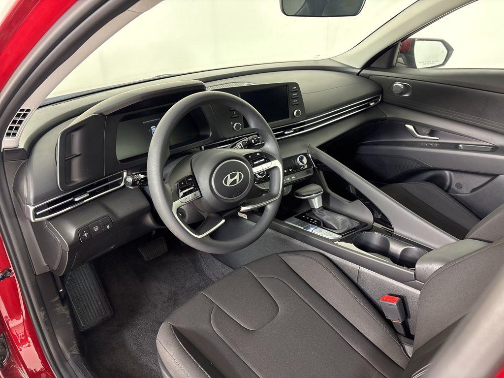 Thumbnail: 2025 Hyundai Elantra - 15