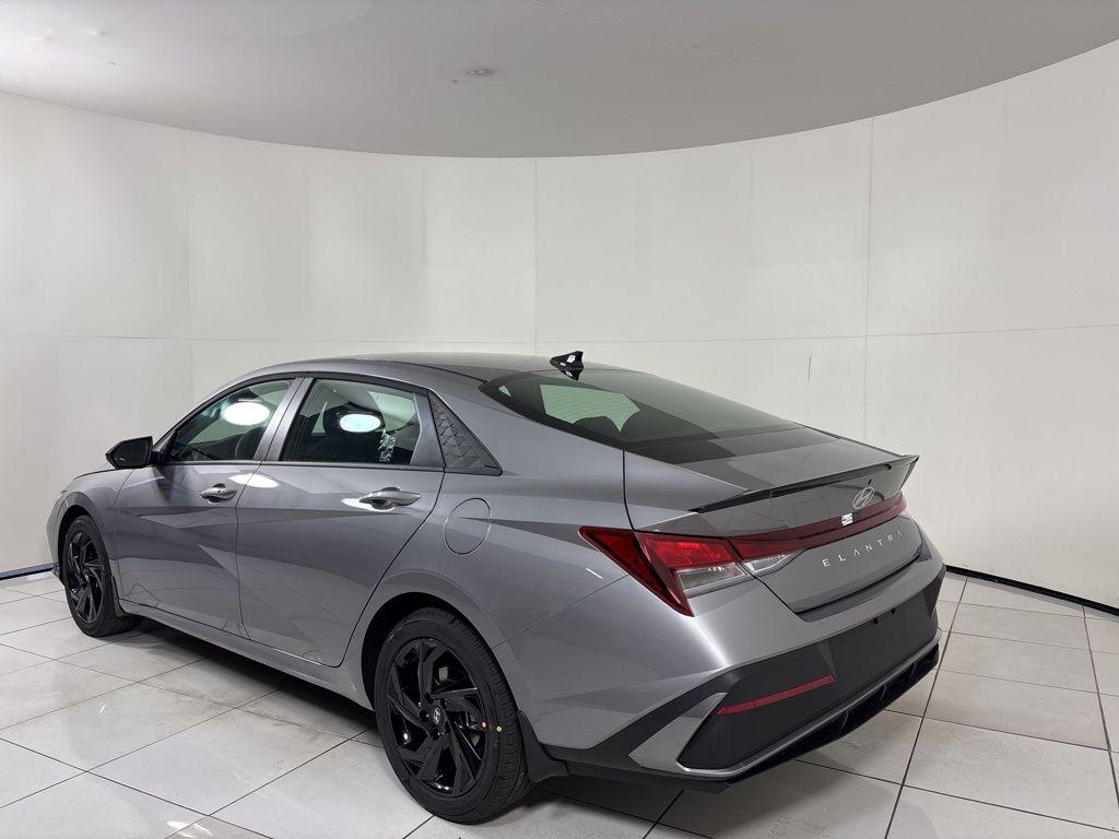 Thumbnail: 2026 Hyundai Elantra - 3