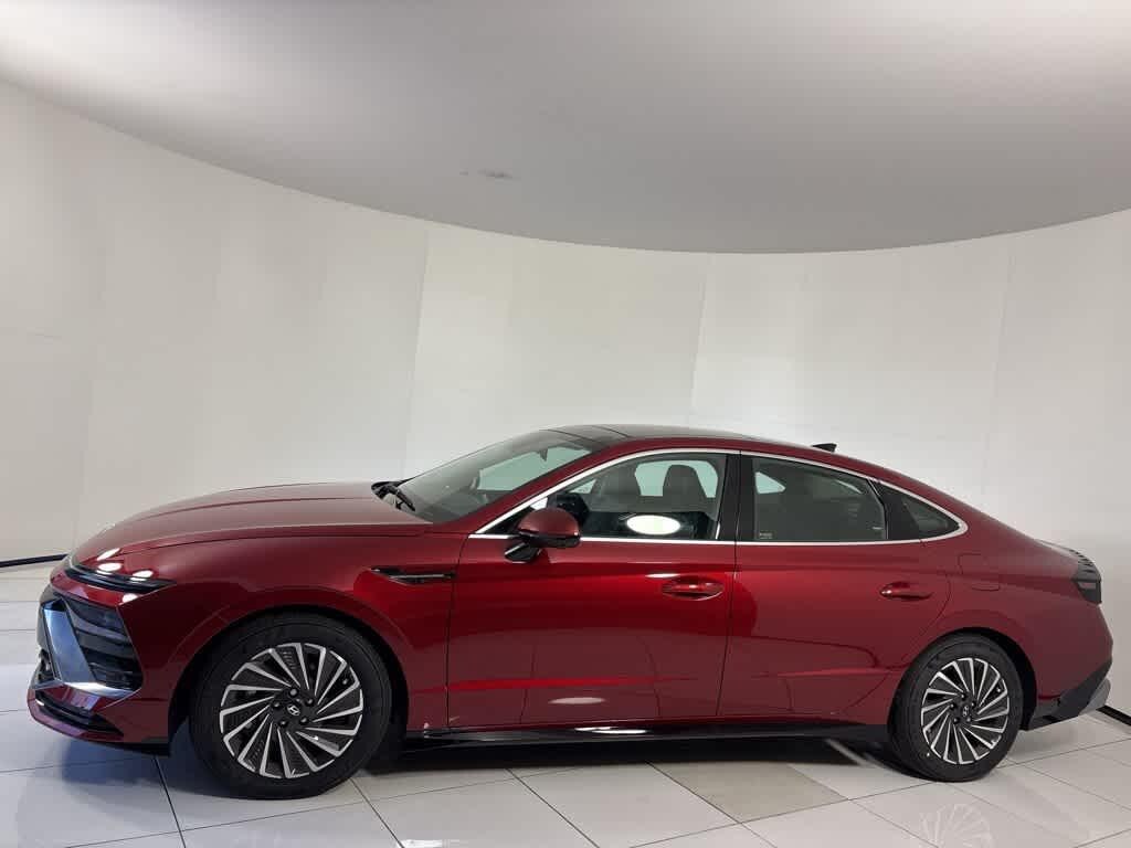 New 2025 Hyundai Sonata Hybrid Limited Sedan