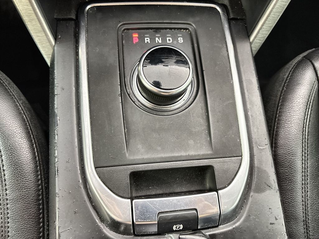 Thumbnail: 2018 Land Rover Discovery Sport - 20