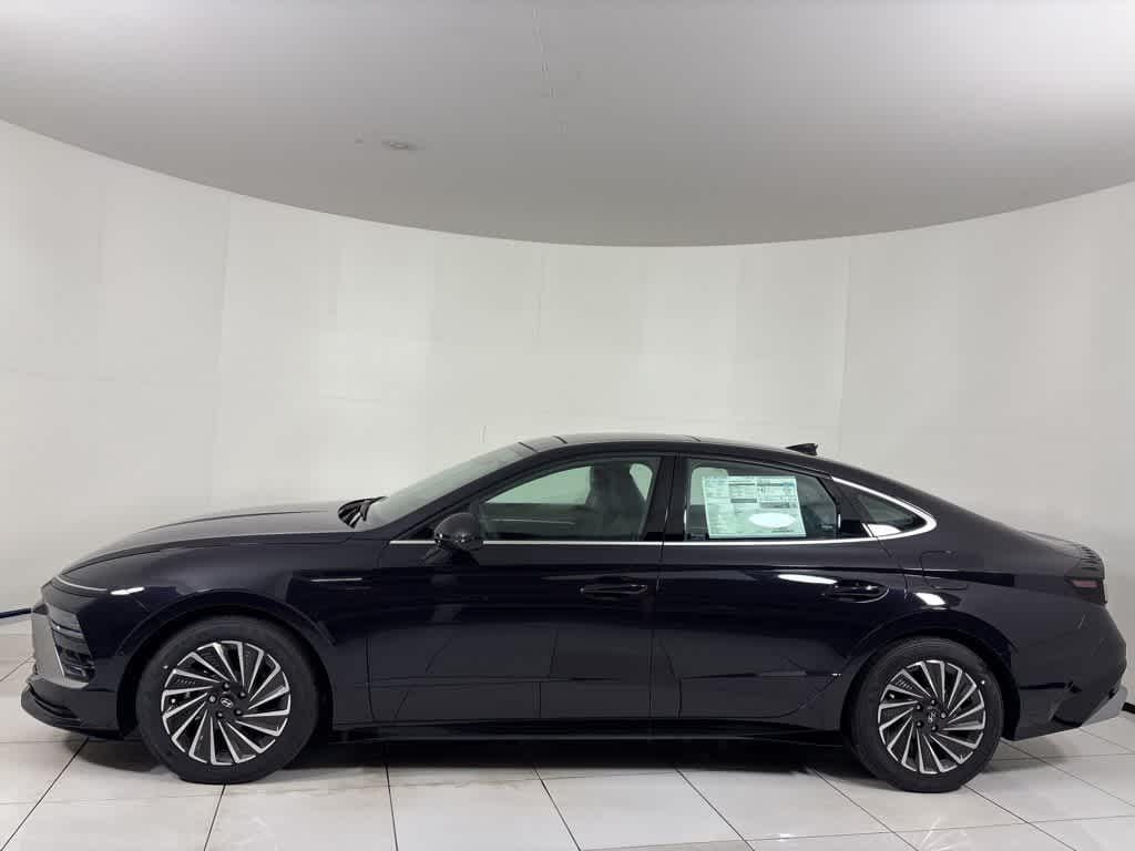 New 2025 Hyundai Sonata Hybrid Limited Sedan