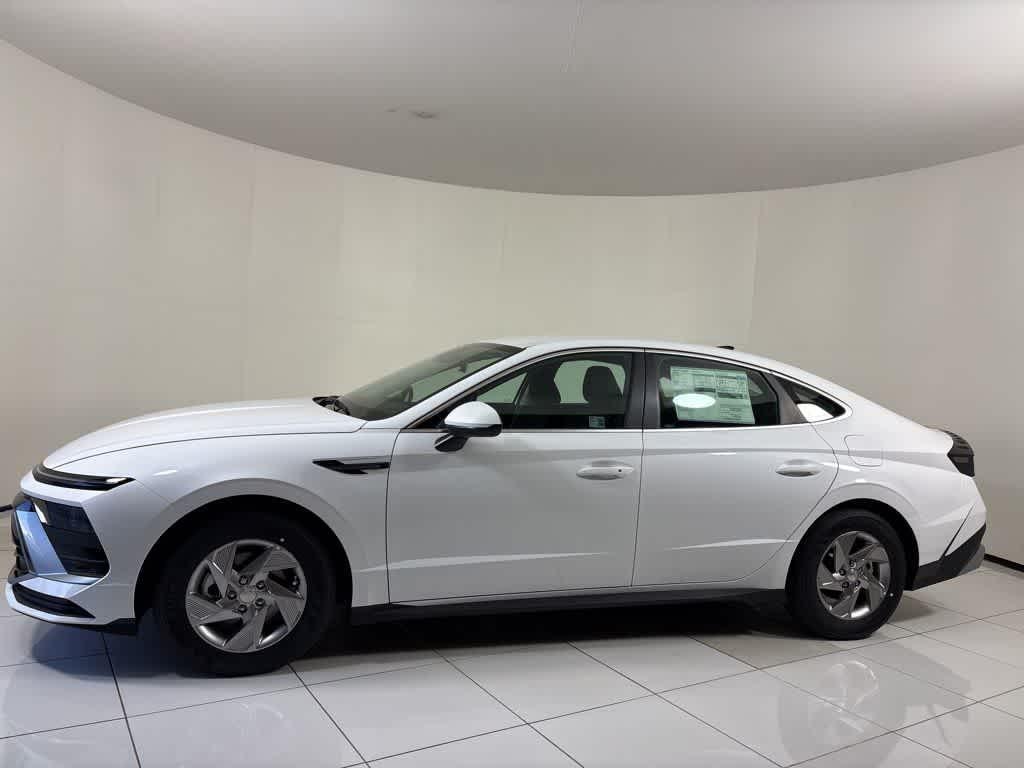 New 2025 Hyundai Sonata SE Sedan