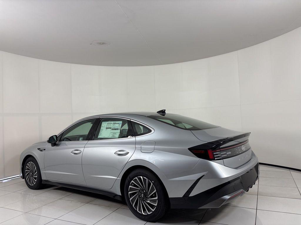 Thumbnail: 2025 Hyundai Sonata - 3