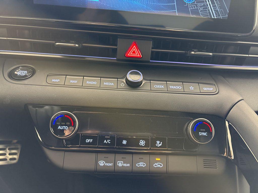 Thumbnail: 2025 Hyundai Elantra - 27