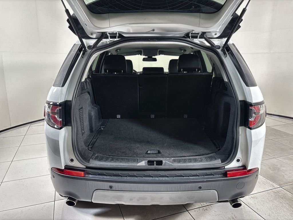Thumbnail: 2018 Land Rover Discovery Sport - 19