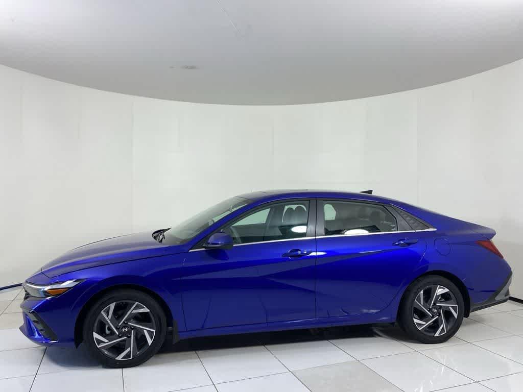 New 2025 Hyundai Elantra SEL Convenience Sedan