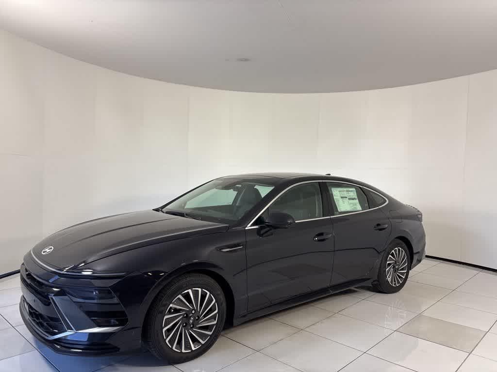 New 2025 Hyundai Sonata Hybrid Limited Sedan