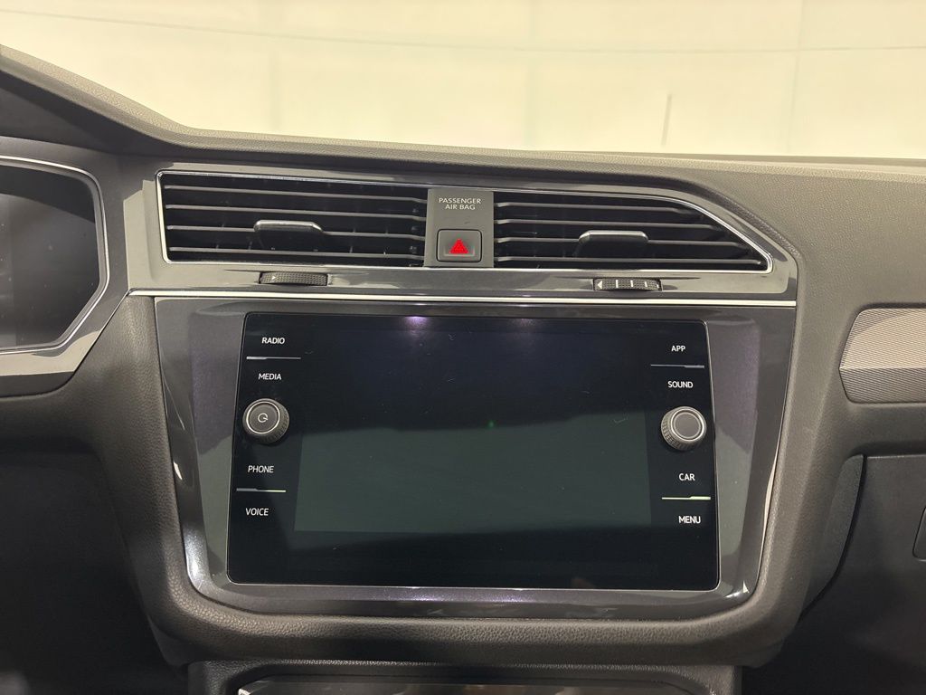 Thumbnail: 2023 Volkswagen Tiguan - 23