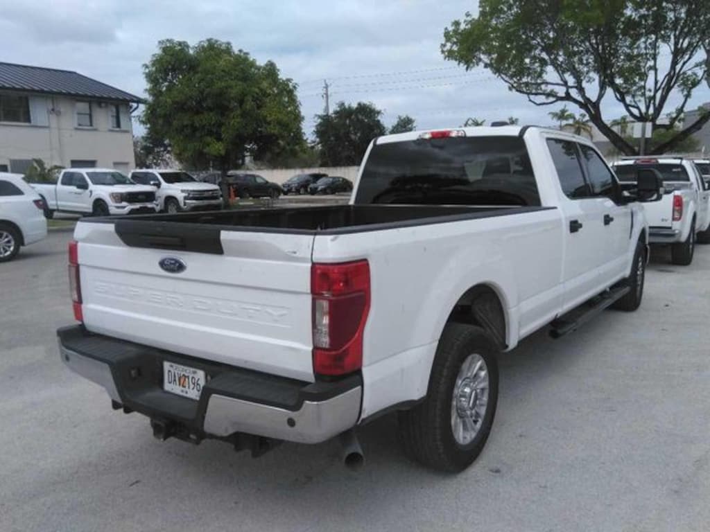 Used 2022 Ford F-350 XLT Truck Crew Cab