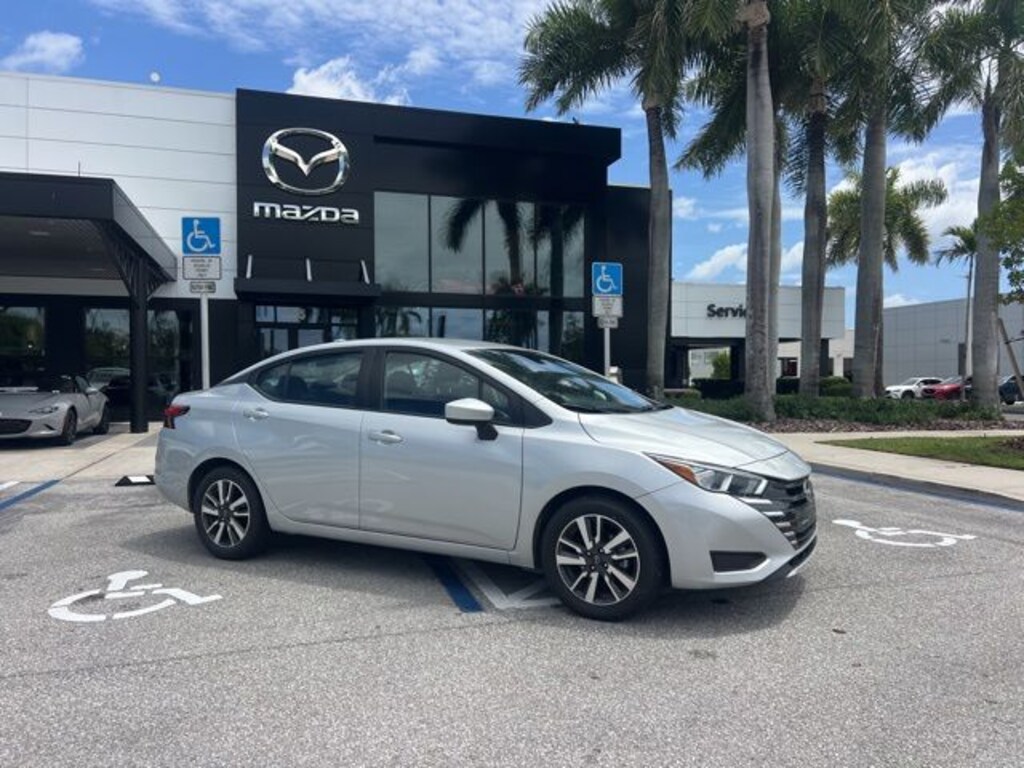 Used 2024 Nissan Versa 1.6 SV Sedan