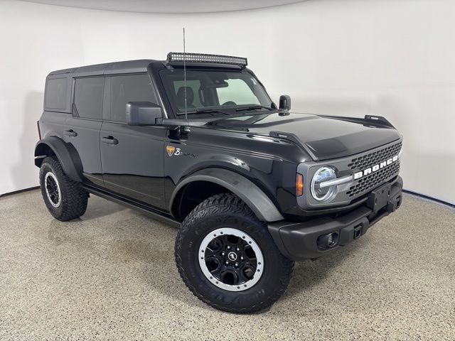 2023 Ford Bronco Base photo 2