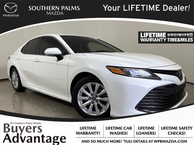 2019 Toyota Camry LE's photo