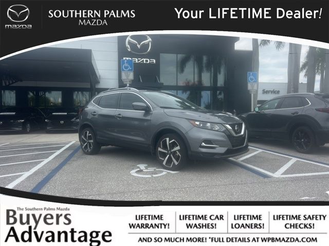 2022 Nissan Rogue Sport SL FWD's photo