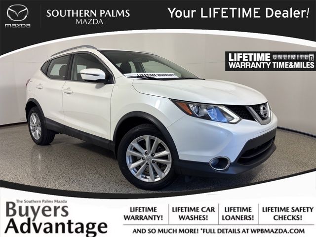 2017 Nissan Rogue Sport SV's photo