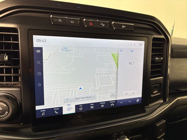 2021 Ford F-150 XLT photo 3