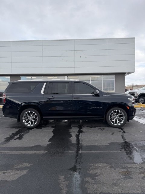 2022 Chevrolet Suburban High Country's photo