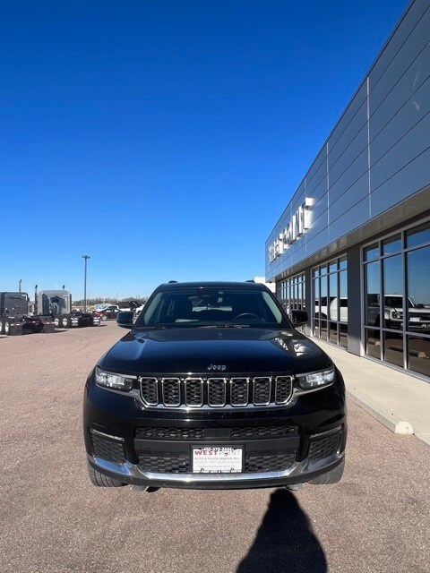 2021 Jeep Grand Cherokee L photo 3