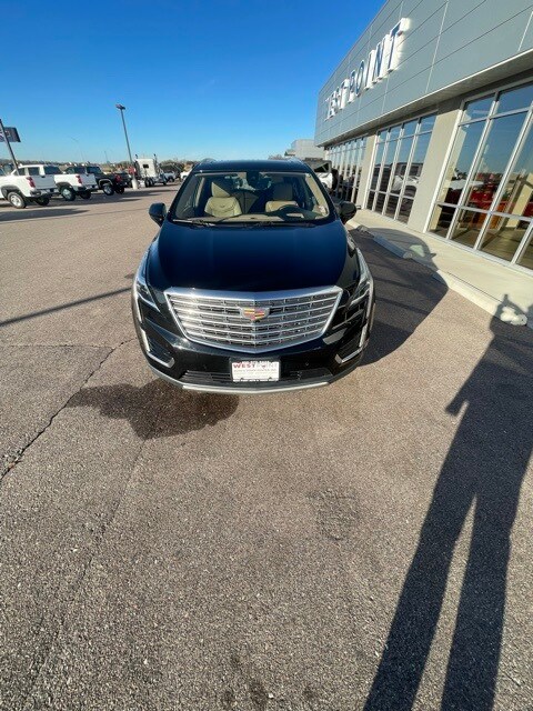 2017 Cadillac XT5 Platinum photo 3