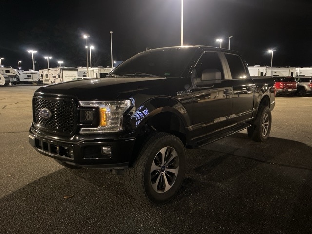 2020 Ford F-150 XL's photo