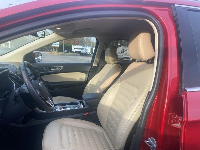 2021 Ford Edge SEL photo 4