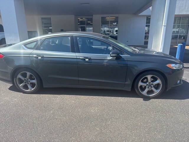 2015 Ford Fusion SE photo 4