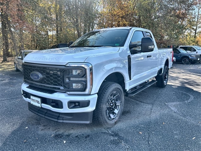 2026 Ford F-350 Super Duty XL's photo