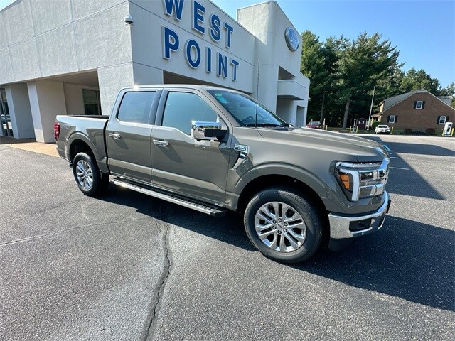2025 Ford F-150 Lariat photo 2
