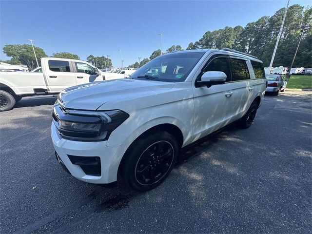 2024 Ford Expedition MAX Limited photo 4