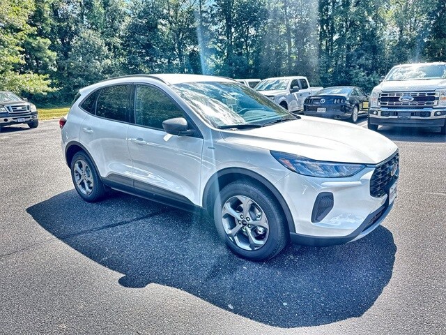 2025 Ford Escape ST-Line photo 2