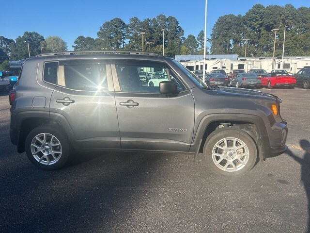 2022 Jeep Renegade Latitude photo 4