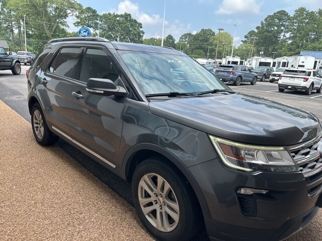 2019 Ford Explorer XLT photo 3