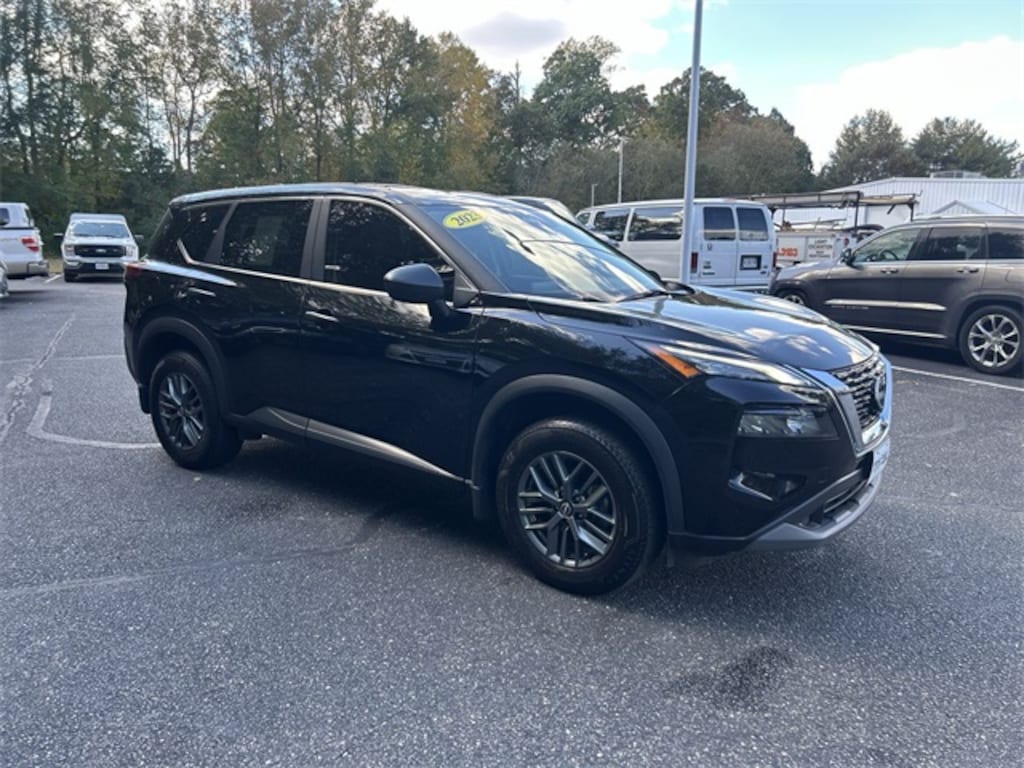 Used 2023 Nissan Rogue S SUV