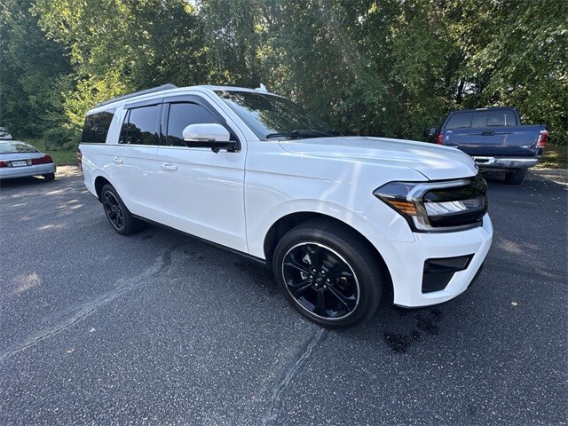2024 Ford Expedition MAX Limited photo 2