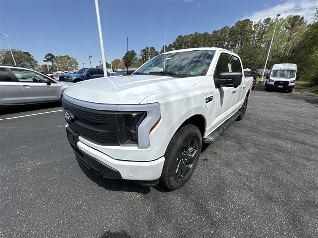2025 Ford F-150 Lightning Flash's photo