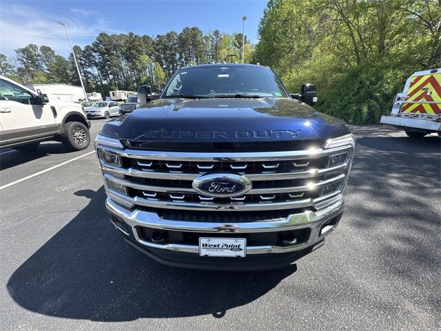 2025 Ford F-250 Lariat photo 3