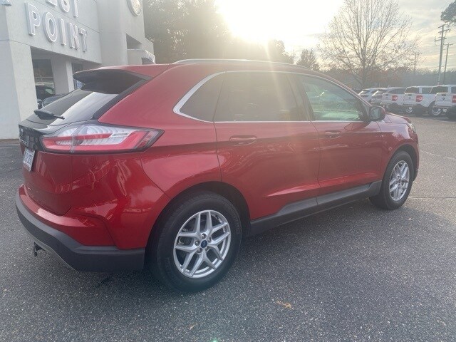 2021 Ford Edge SEL photo 2