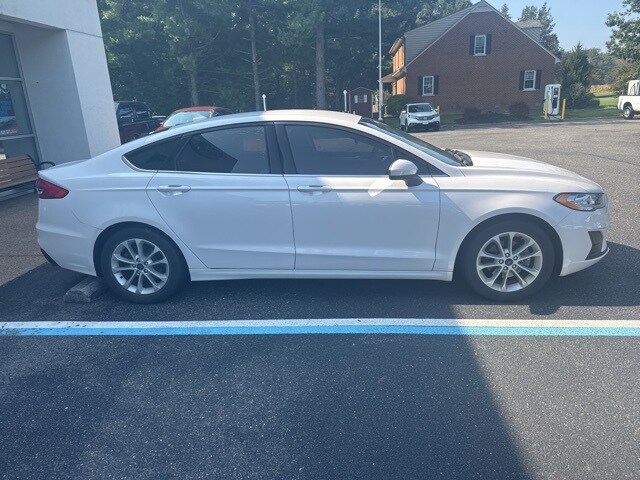 2020 Ford Fusion SE photo 4