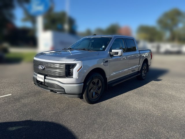 2024 Ford F-150 Lightning Lariat Truck