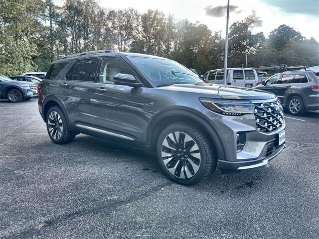 2026 Ford Explorer Platinum photo 2