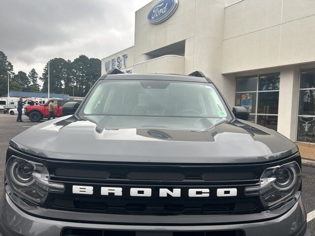 2024 Ford Bronco Sport Outer Banks photo 2