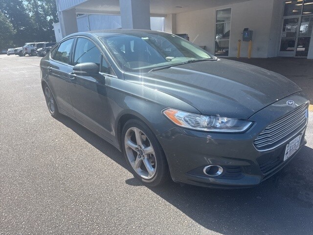 2015 Ford Fusion SE photo 3