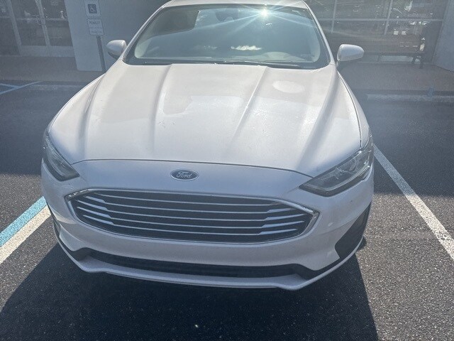 2020 Ford Fusion SE photo 2