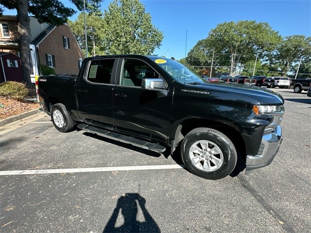 2020 Chevrolet Silverado 1500 LT photo 2