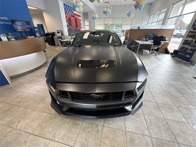 2025 Ford Mustang Dark Horse photo 3