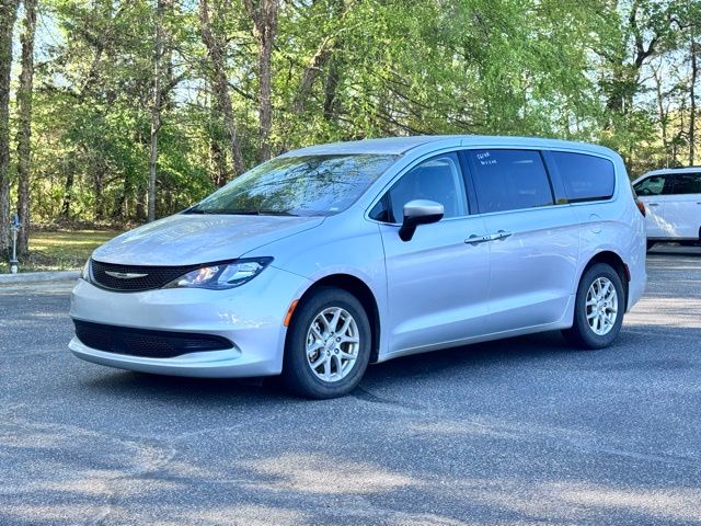 2023 Chrysler Voyager
