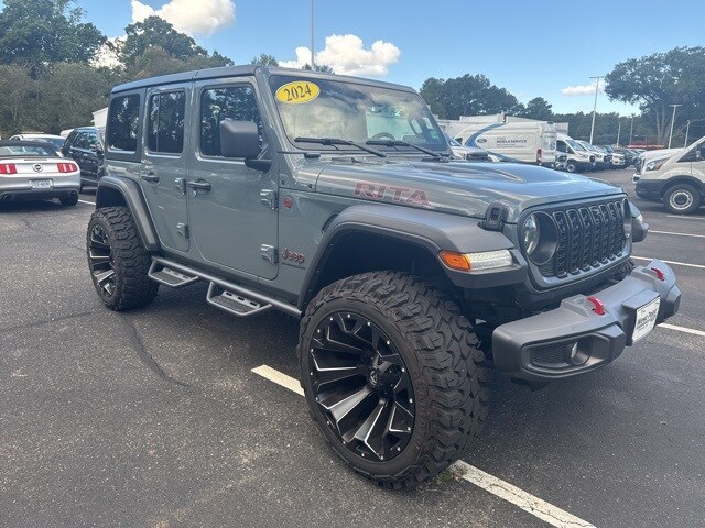 2024 Jeep Wrangler Rubicon photo 2
